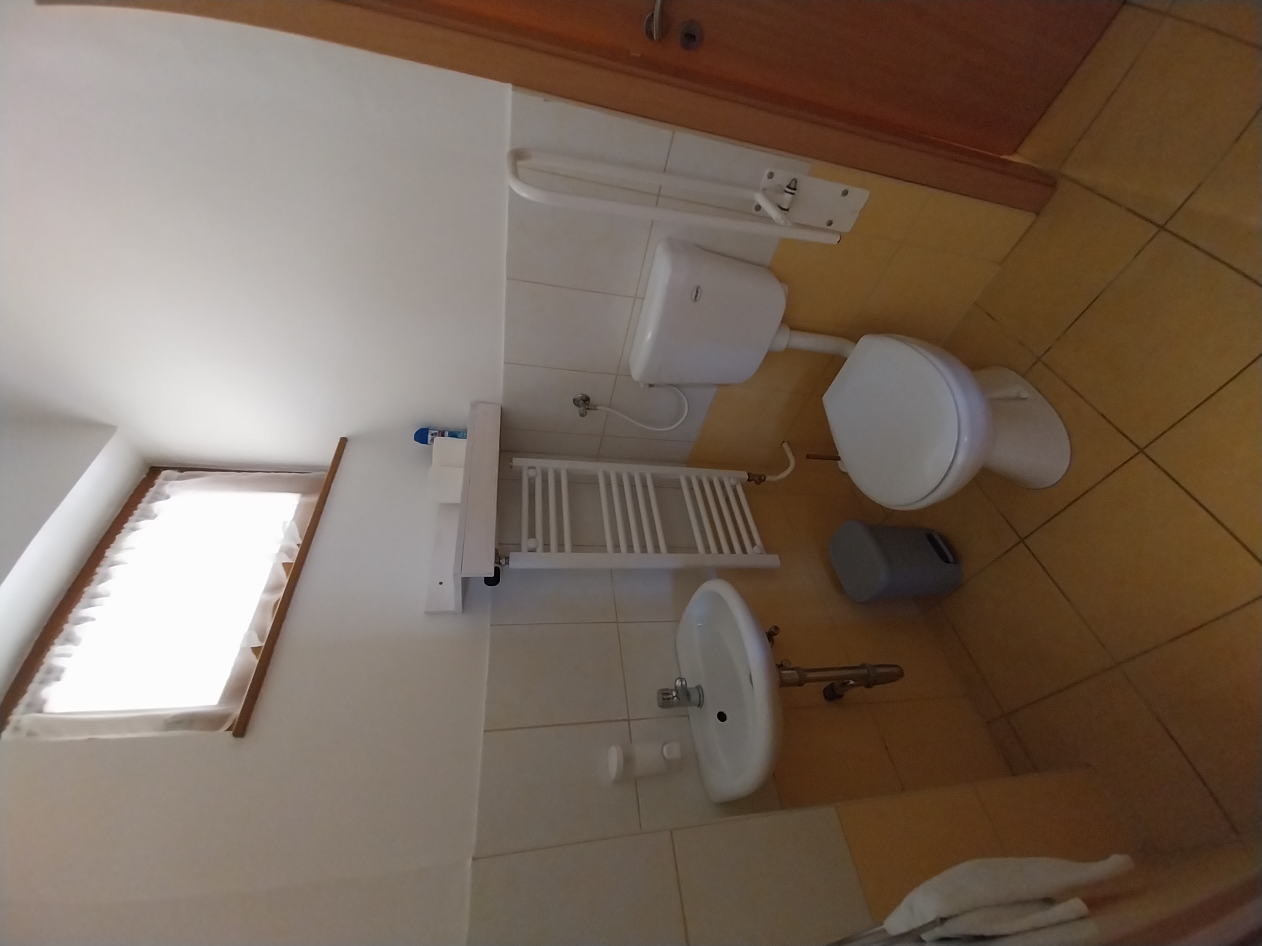 Földszinti WC